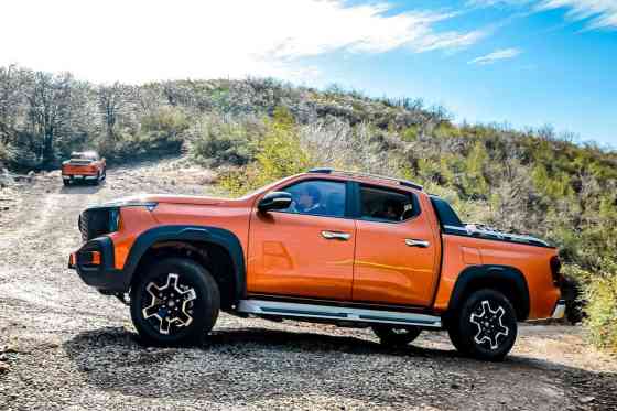 2024 Changan Hunter EREV is one badass hybrid pickup truck image