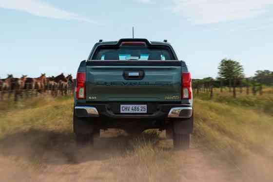 Chevrolet Colorado is alive and well outside PH, gets updates for 2025 MY image