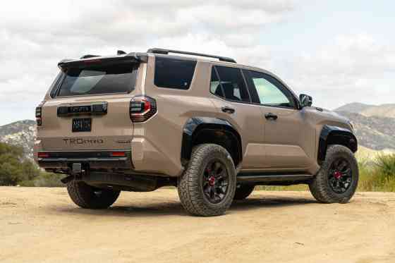 2025 Toyota 4Runner says goodbye to V6 power for turbo inline-four image