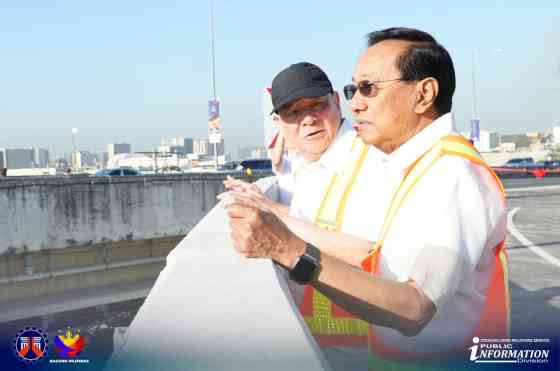 DPWH: more expressways, bridges, to decongest Metro Manila image