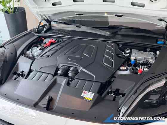 2024 Porsche Cayenne Turbo E-Hybrid arrives in PH with 739 HP image