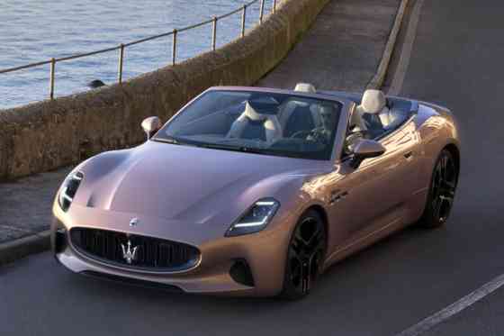 2024 GranCabrio Folgore: Maserati's drop top EV debuts image