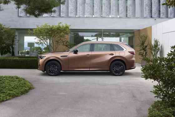 2025 Mazda CX-80 is a stretched CX-60 with third row seats image