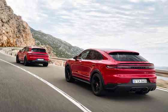 2025 Porsche Cayenne GTS revealed with 500 PS, sportier looks image