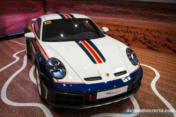 Off-road Neun Elfer: 2024 Porsche 911 Dakar now in PH image
