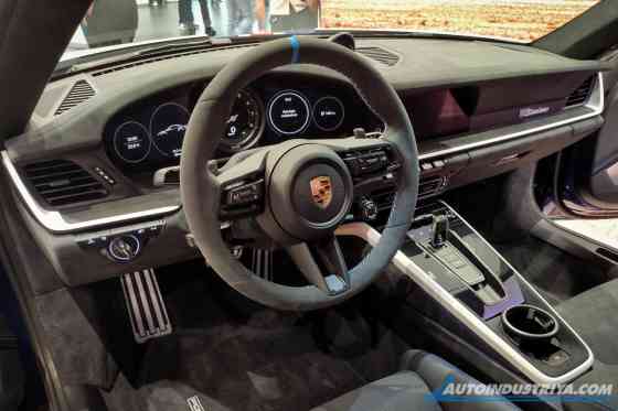 Off-road Neun Elfer: 2024 Porsche 911 Dakar now in PH image