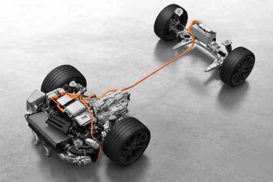 2025 Porsche 911 GTS Hybrid revealed with 541 HP image