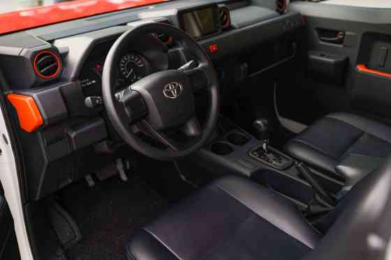 Toyota Hilux Tamaraw specs, pricing image