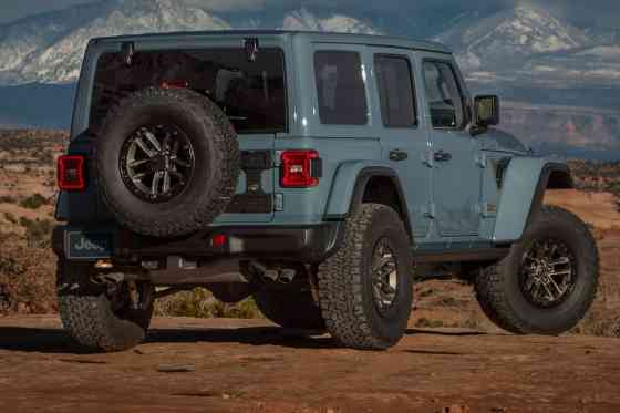 Surprise! Jeep brings back HEMI-powered Wrangler Rubicon 392 image