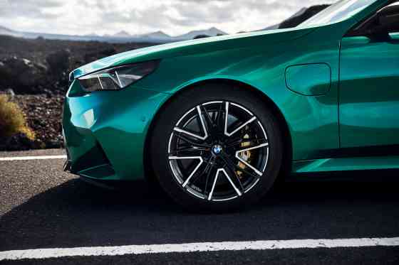 All-new BMW M5 debuts with twin-turbo plug-in hybrid V8 image