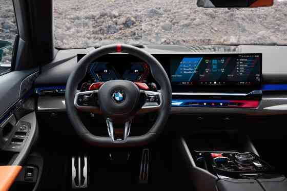 All-new BMW M5 debuts with twin-turbo plug-in hybrid V8 image