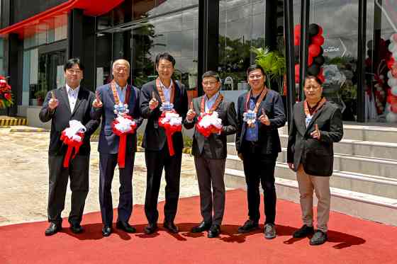 Newly-renovated Isuzu Cebu reopens with new IOS look image