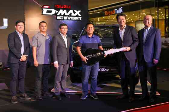 Isuzu PH wows Cebu with D-Max Mall Tour, 4x4 Action Playground image