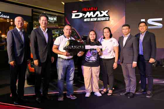 Isuzu PH wows Cebu with D-Max Mall Tour, 4x4 Action Playground image