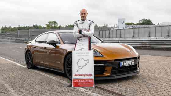 Porsche Panamera breaks N&uuml;rburgring lap record for executive sedans image