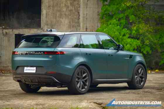 2024 Land Rover Range Rover Sport SE D300 image