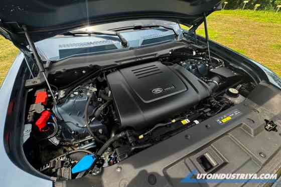 2024 Land Rover Defender 110 S P300 AWD Automatic image