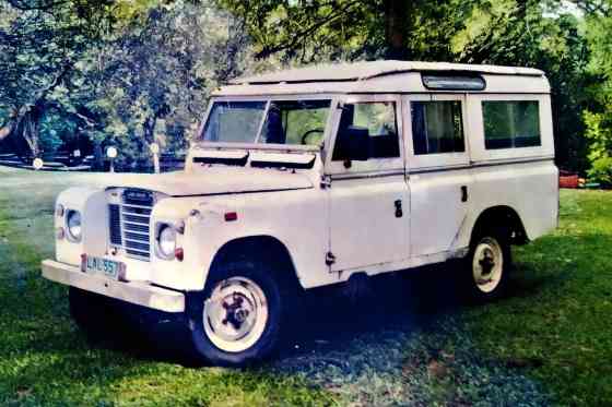 2024 Land Rover Defender 110 S P300 AWD image