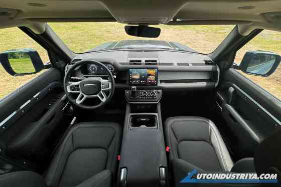 2024 Land Rover Defender 110 S P300 AWD Automatic image