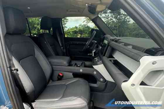 2024 Land Rover Defender 110 S P300 AWD Automatic image