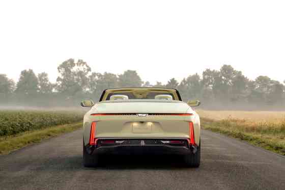 Manila Cream finished Cadillac Sollei is absolutely stunning image