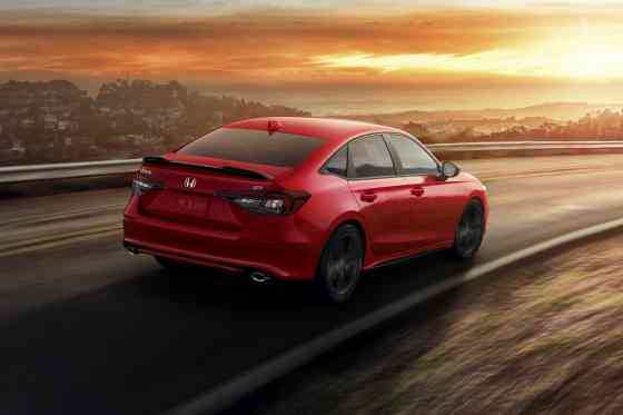 We want Honda Cars PH to bring 2025 Civic Si with 6-speed MT image