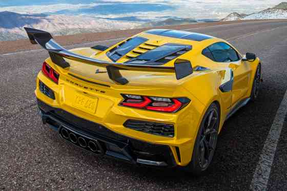 All-new 1,078 HP Chevrolet Corvette ZR1 is an all-American hypercar slayer image