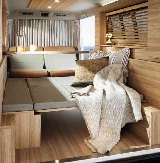 Work, sleep, relax, in the special edition Nissan Caravan MyRoom image