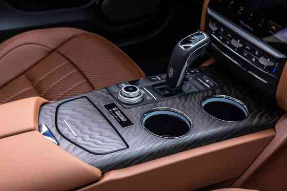 Arrivederci: Maserati bids farewell to V8 with Quattroporte Gran Finale image