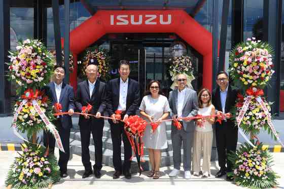 Isuzu Cabanatuan inaugurates new IOS dealership image
