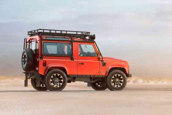 Land Rover goes back in time with Classic Defender V8 image