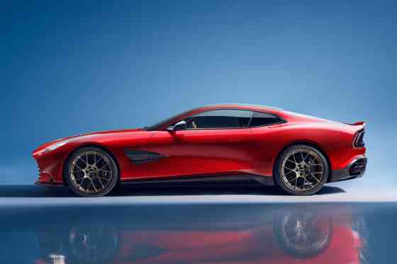 2025 Vanquish: Aston Martin&rsquo;s V12 top dog has returned image