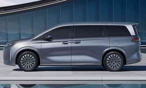 BYD Xia puts brand's range extender EV system to luxury MPV image