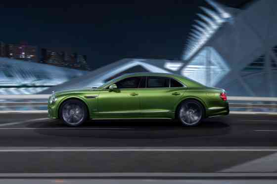 2025 Flying Spur is Bentley's most powerful luxury saloon yet image