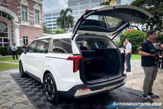 Glow up: 2024 Kia Carnival gets sleek facelift, starts PHP 2.888M image