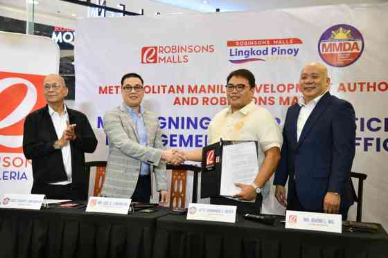 MMDA opens Robinson's Galleria satellite office image