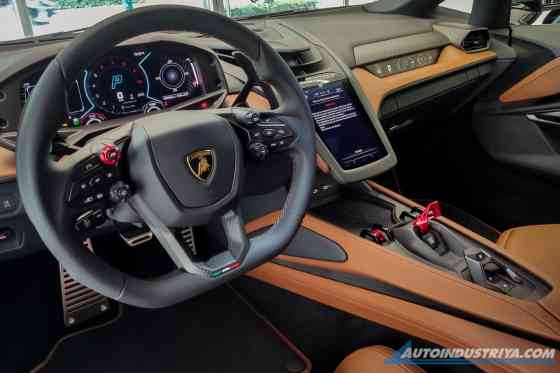 1015 HP Lamborghini Revuelto V12 PHEV quietly arrives in PH image