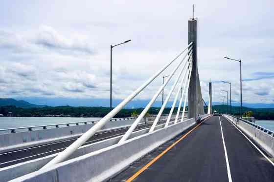 Panguil Bay Bridge connecting Lanao Del Norte, Misamis Occ. opens image