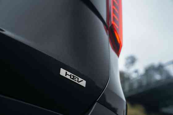 Will Kia PH bring hybrid version of the Carnival? image