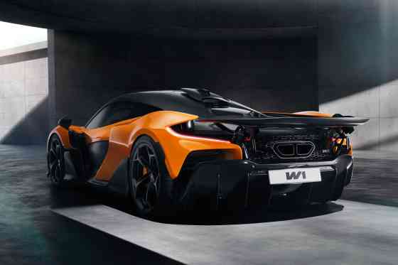 1,275 PS McLaren W1 can go from 0 &ndash; 100 km/h in 2.7 seconds image
