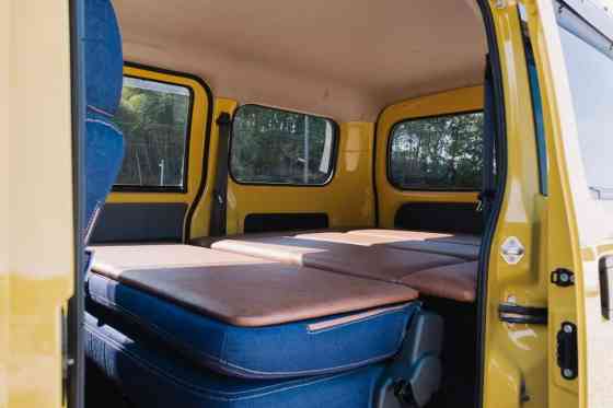 This customized Toyota Lite Ace is ready to go off-road image