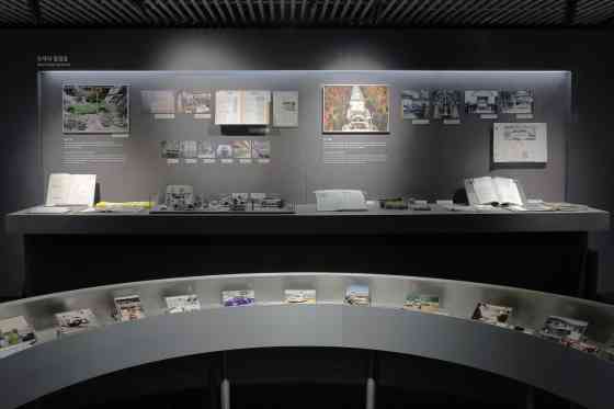 Hyundai marks 100 million vehicles produced with historic exhibit image