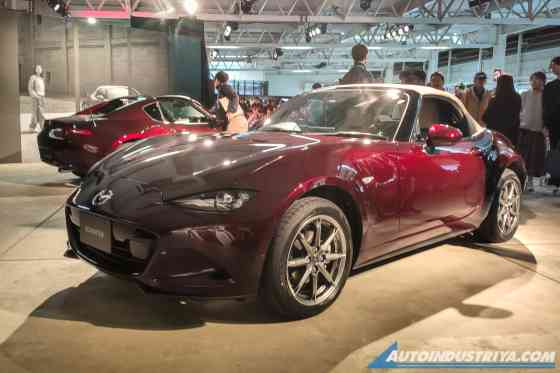 Mazda reveals MX-5 Miata 35th Anniversary Edition in Artisan Red Mazda reveals MX-5 Miata 35th Anniversary Edition in Artisan Red image