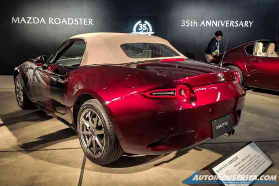 Mazda reveals MX-5 Miata 35th Anniversary Edition in Artisan Red Mazda reveals MX-5 Miata 35th Anniversary Edition in Artisan Red image