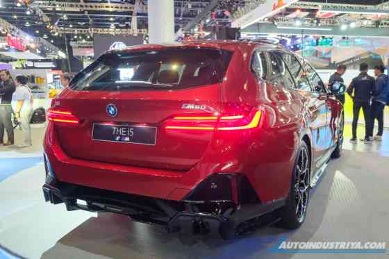 PIMS 2024: BMW i5 M60 Touring unleashed with over 600 HP (READY PICS) image