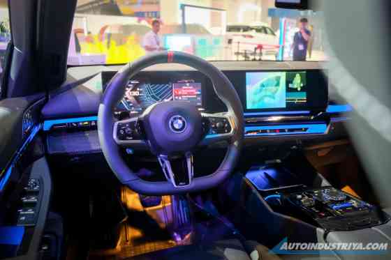 PIMS 2024: BMW i5 M60 Touring unleashed with over 600 HP (READY PICS) image