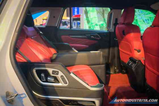 PIMS 2024: Isuzu mu-X Executive Edition gets the VIP treatment image