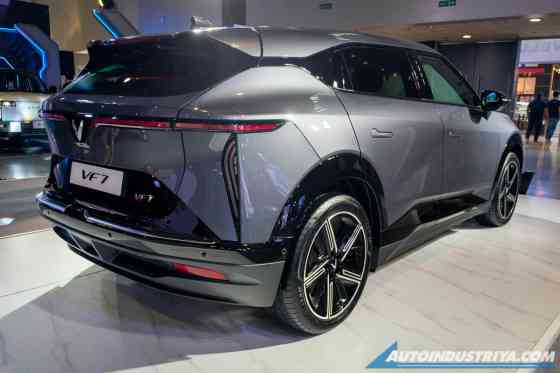2025 VinFast VF 7 makes PH debut with up to 431 km of range image