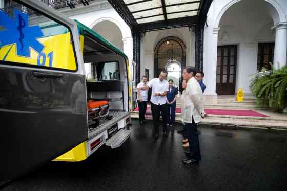 Toyota pays visit to PBBM with Corolla Cross H2 Concept, new Tamaraw image