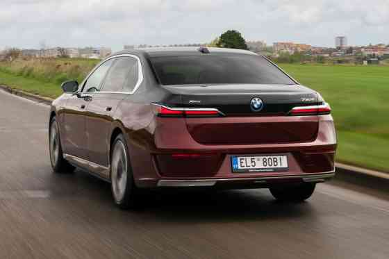 Aside from X5, BMW PH could also bring 7 Series plug-in hybrid image